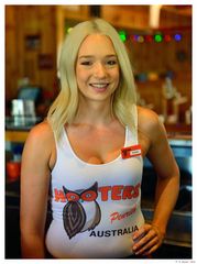 Australian Hooters girl