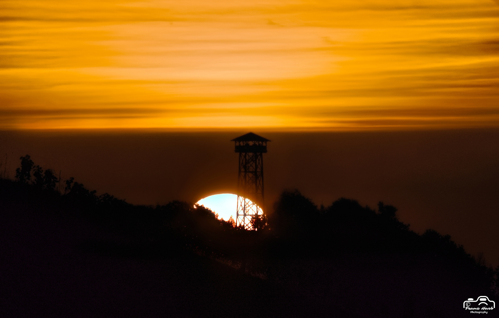 Austria, Styria, Slovenia: Aussichtswarte mit Sonnenaufgang 