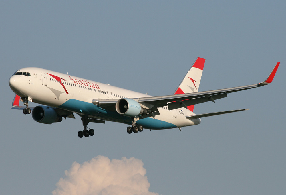 Austrian 767 OE-LAZ