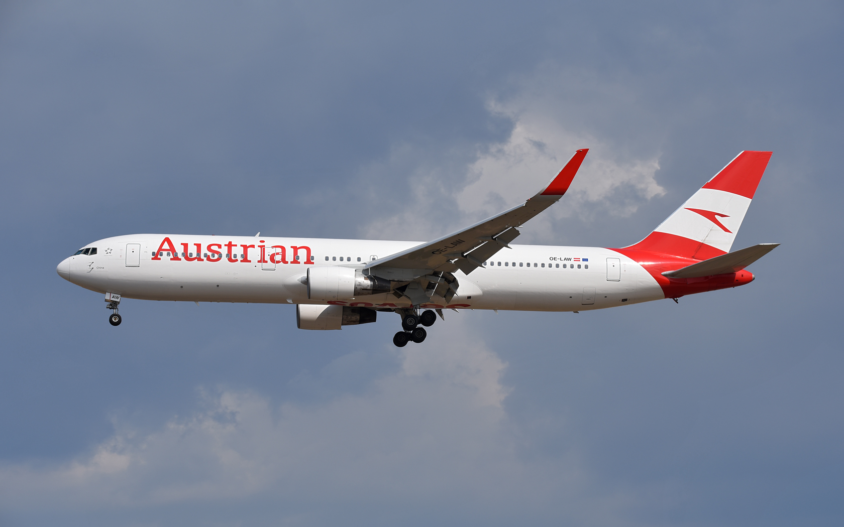 Austrian Airlines Boeing 767-300ER OE-LAW