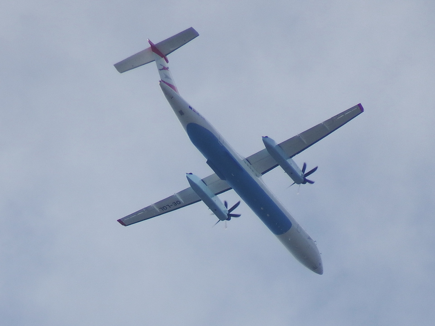 Austrian Airlines - De Havilland DHC-8-402Q