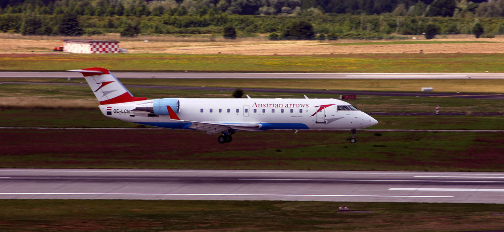 Austrian arrows Canadair Regional Jet CRJ200LR