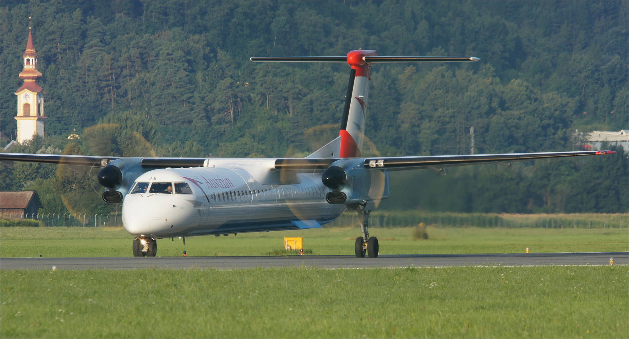 Austrian Arrows ( Dash 8 )