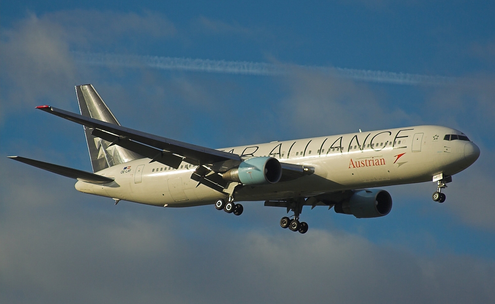 AUSTRIAN B767-OE-LAY