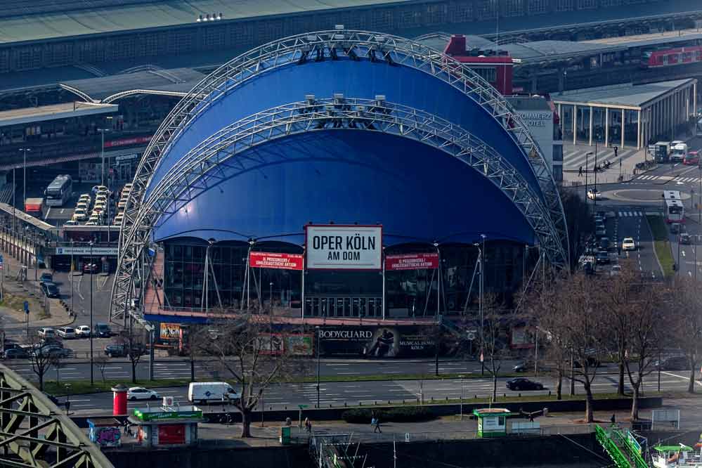 Ausweichquartier der Oper im "Blauen Müllsack"