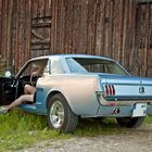 Auto Legenden und Frauen - Ford Mustang 1965