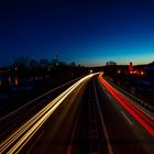 Auto Lichtstreifen in Obernburg mit Rechts dem Almosenturm