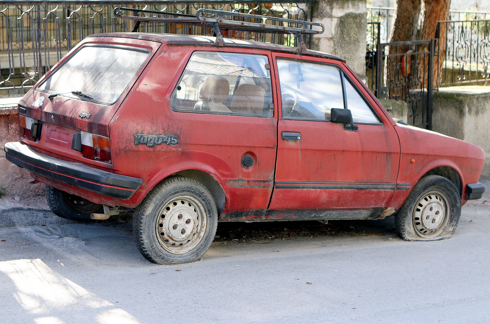 Auto Yugo 45