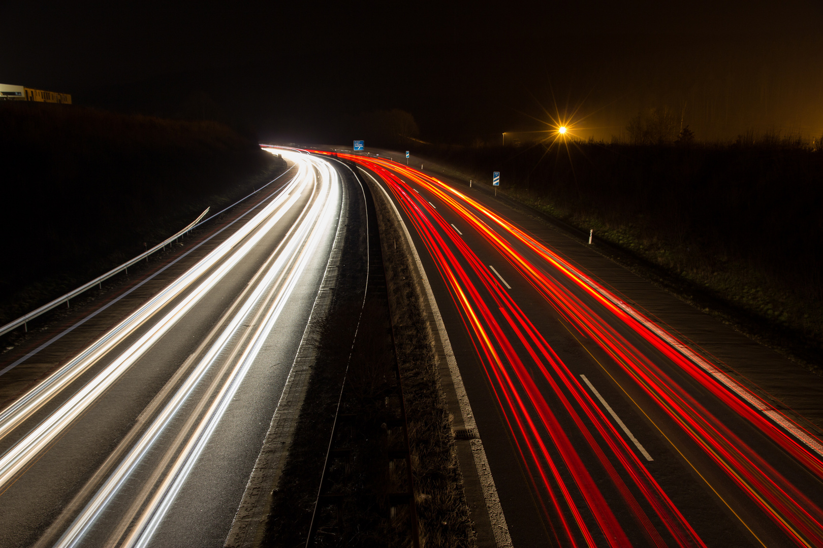 Autobahn A3 am Abend