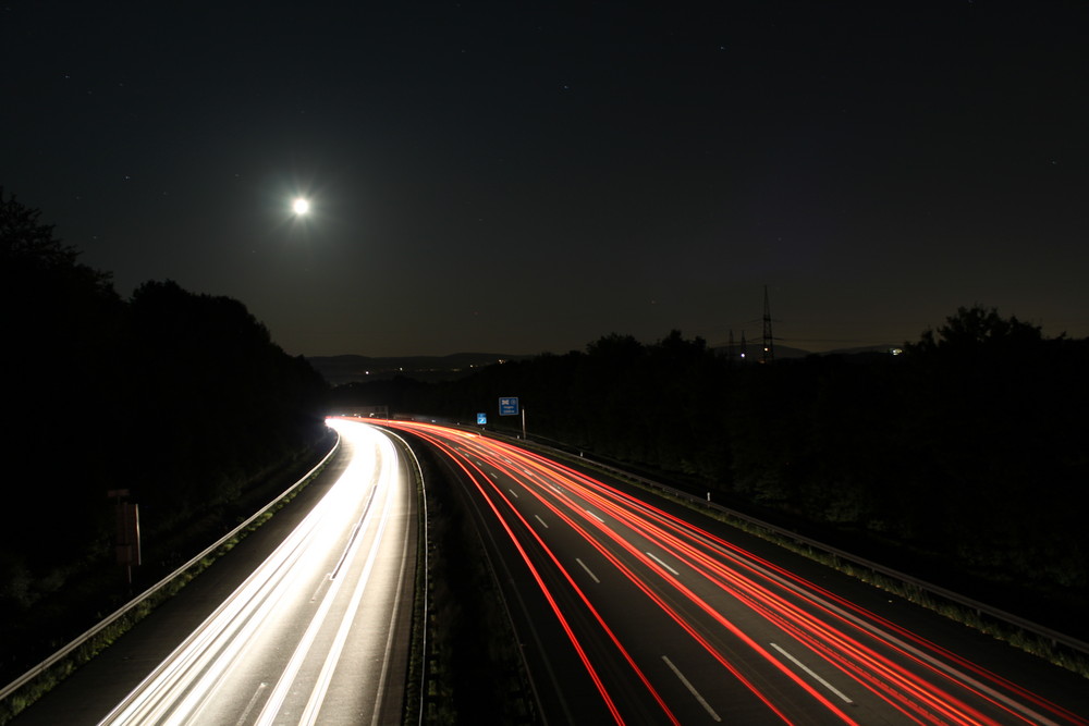 Autobahn A45 bei Nacht