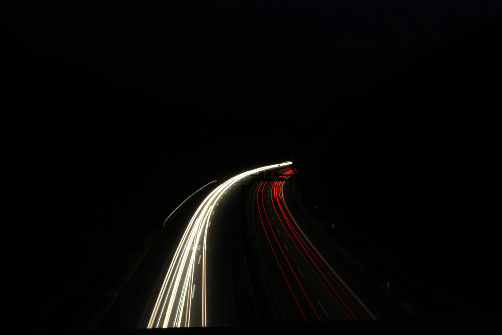 Autobahn A623 bei Nacht