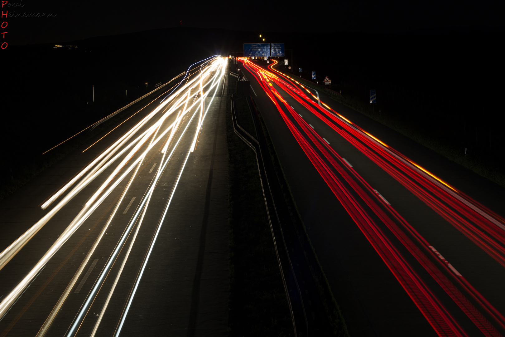 Autobahn bei Nacht