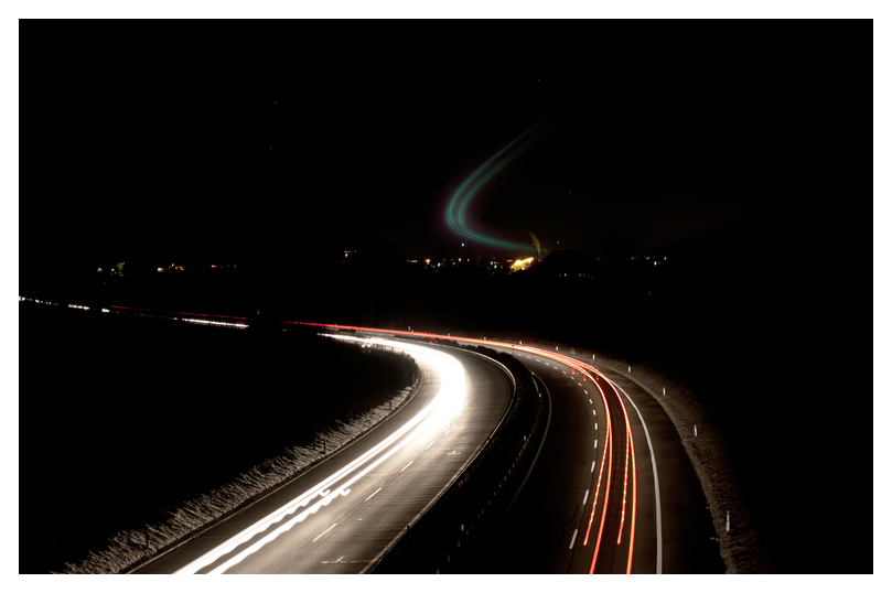 Autobahn bei Nacht