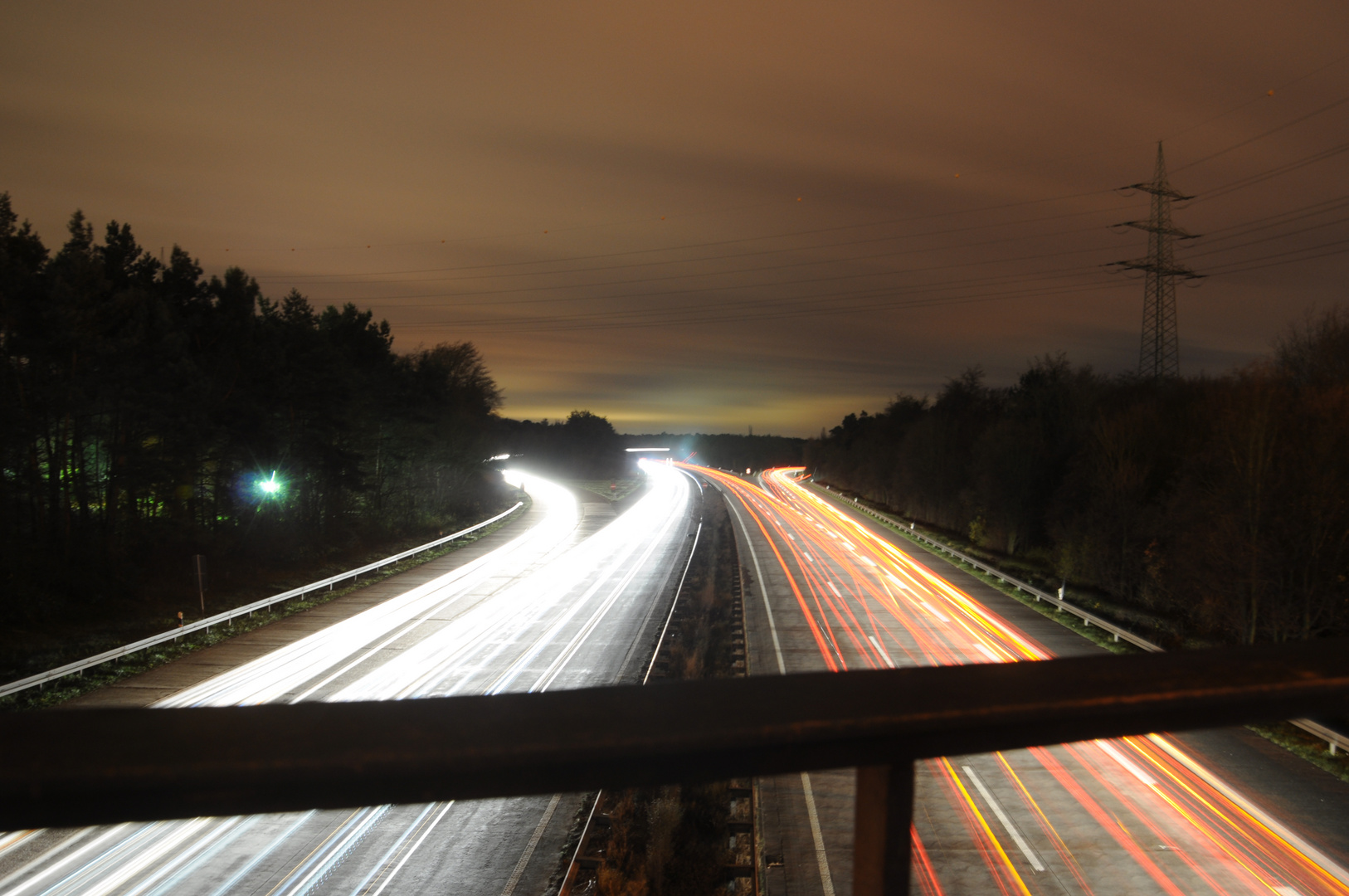 Autobahn bei Nacht