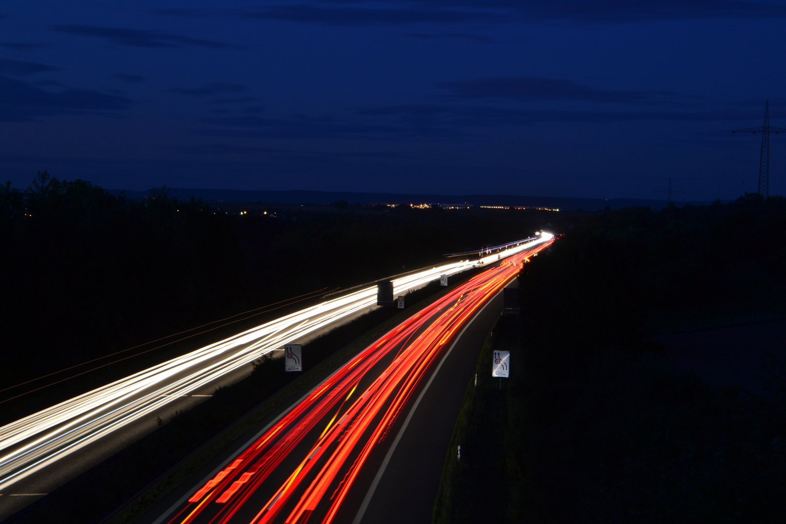 Autobahn bei Nacht