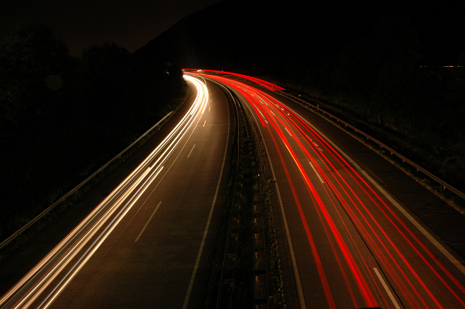 Autobahn bei Nacht