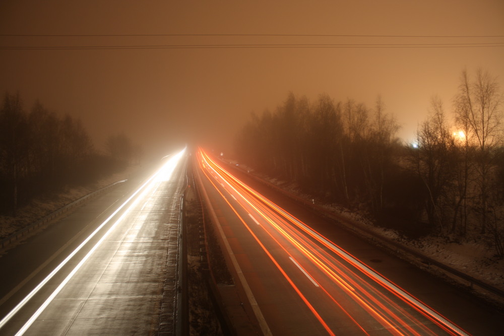 Autobahn bei Nacht