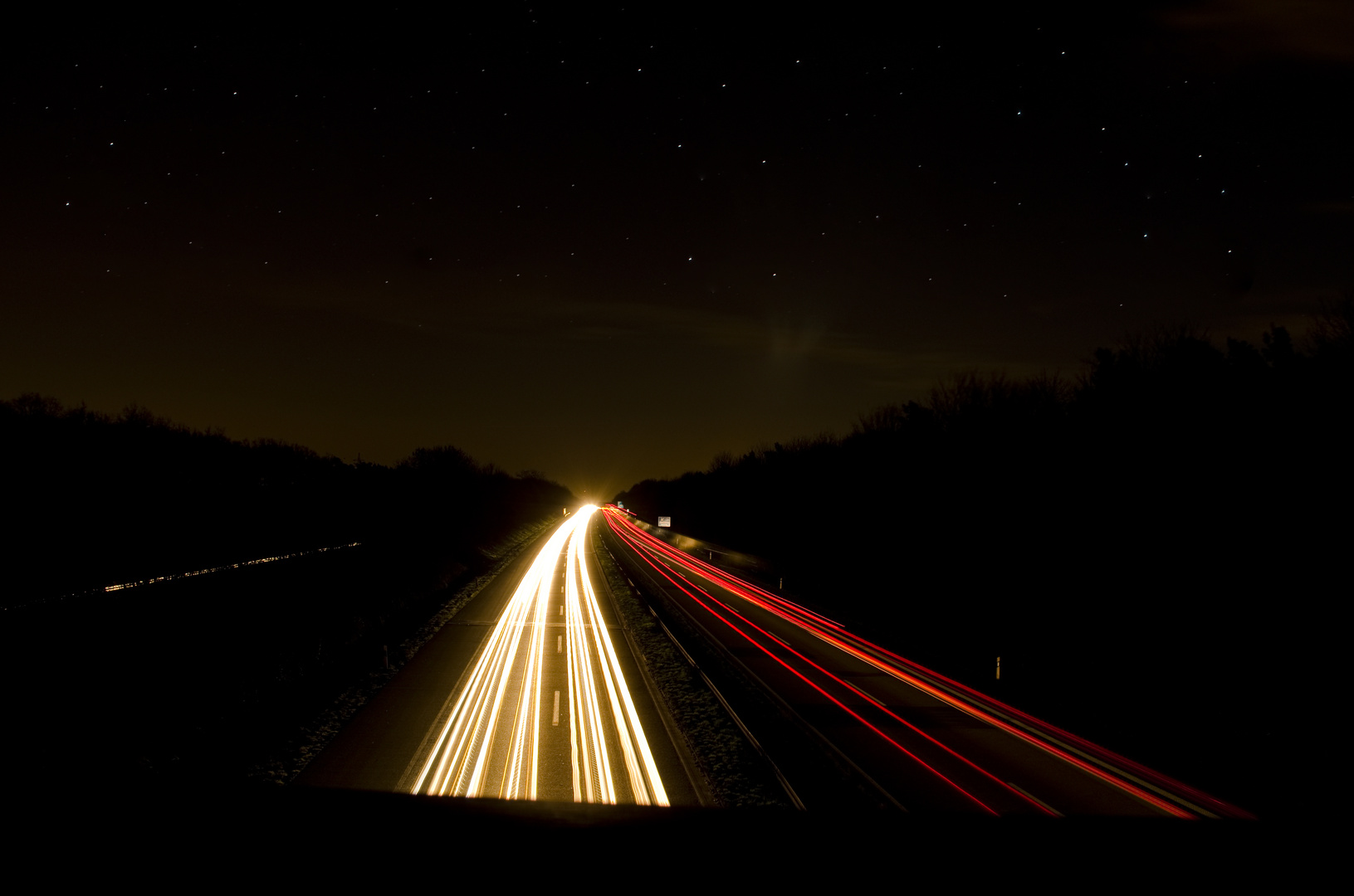 Autobahn bei Nacht