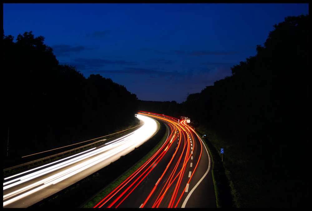 Autobahn bei Nacht II