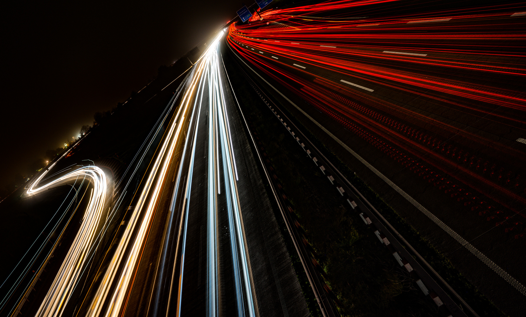 Autobahn bei Nebel Foto & Bild | architektur, straßen & brücken