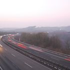 Autobahn in der Dämmerung