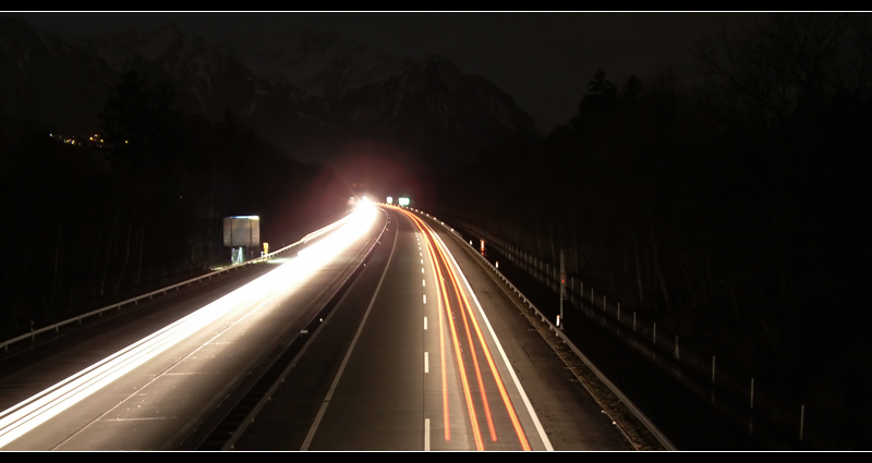 Autobahn in die Berge..