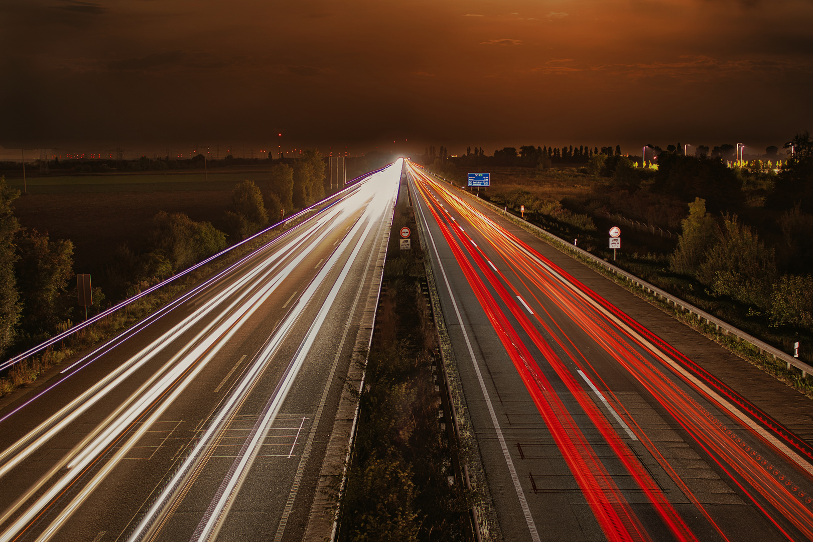 Autobahn mit Lichtzieher