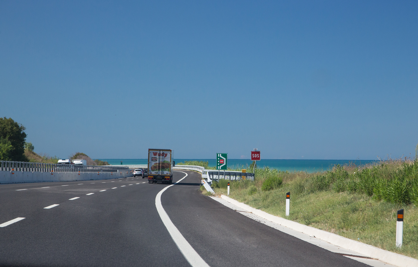 Autobahn mit Meerblick