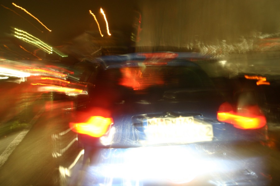 autobahn - nachts - regen - stau