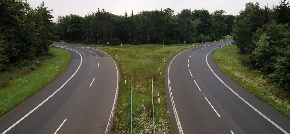 Autobahnabfahrt - Landschaft im Kontrast - Bild 6