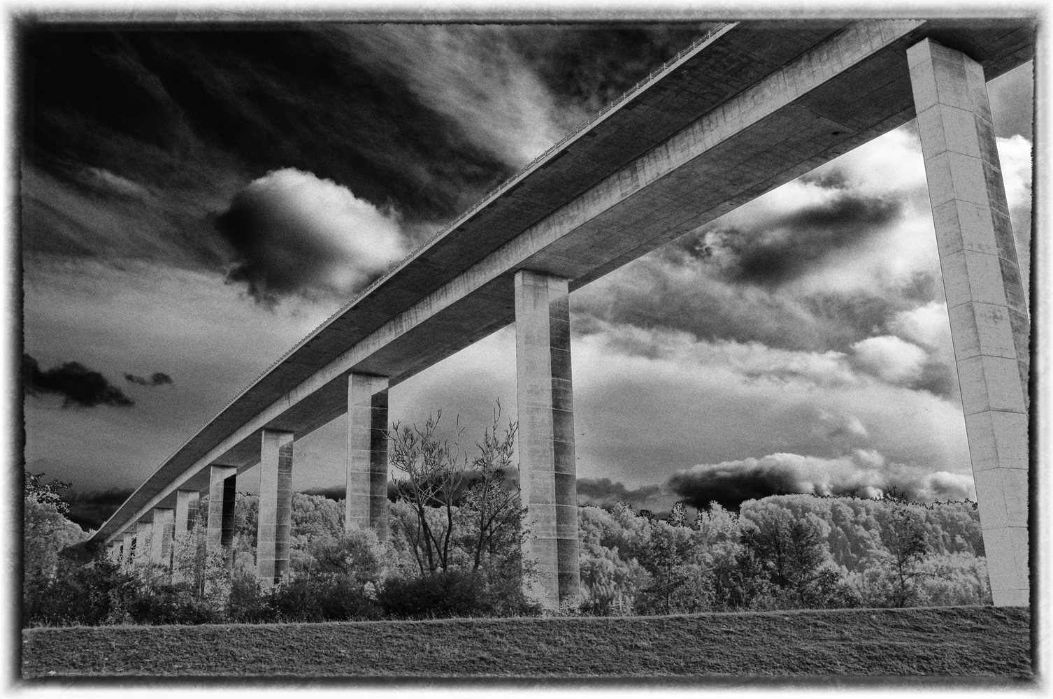 Autobahnbrücke