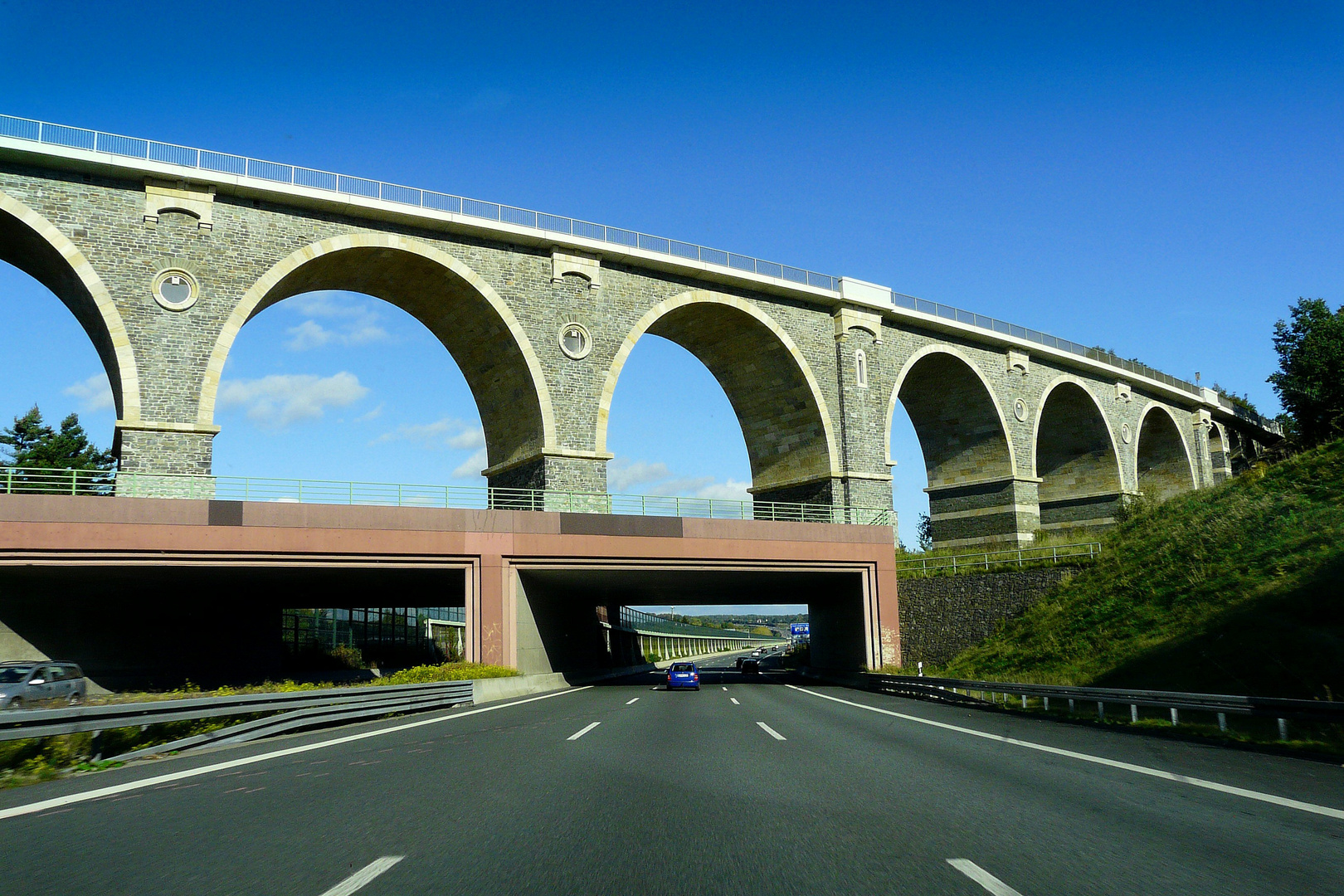 Autobahnbrücke