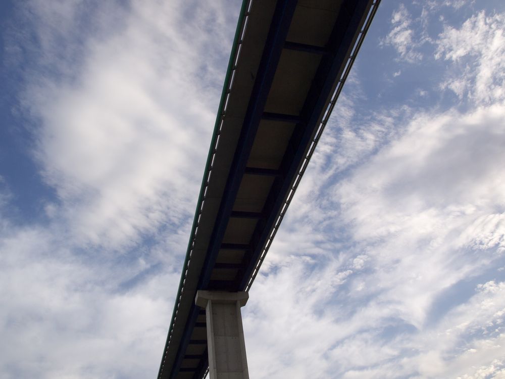 Autobahnbrücke über Fluß Mirna