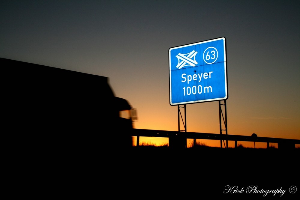 Autobahnschild Kurz vor Speyer