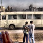 Autobús ardiendo en El Cairo
