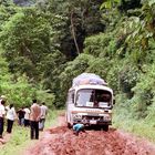 Autobus in Laos vicino al paese di buon tai