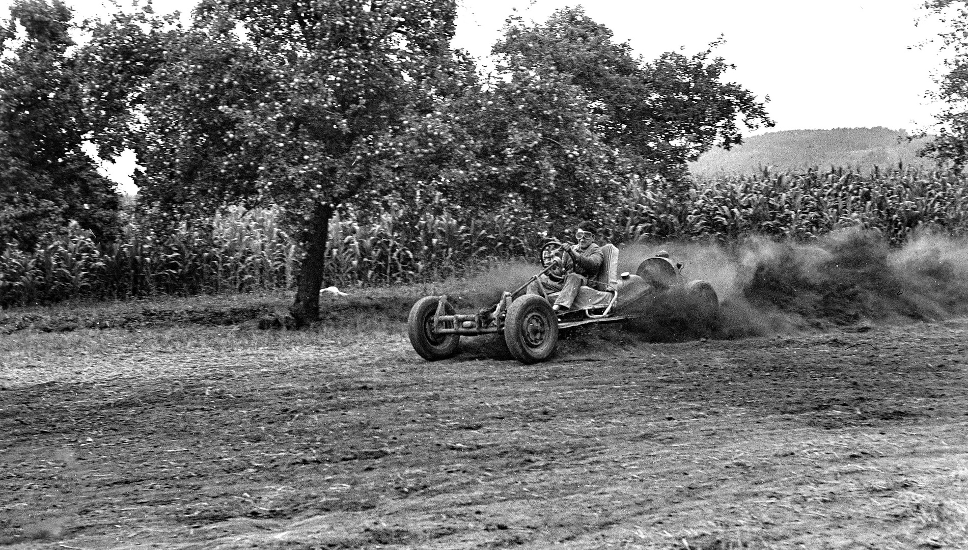  Autocross unterm Apfelbaum