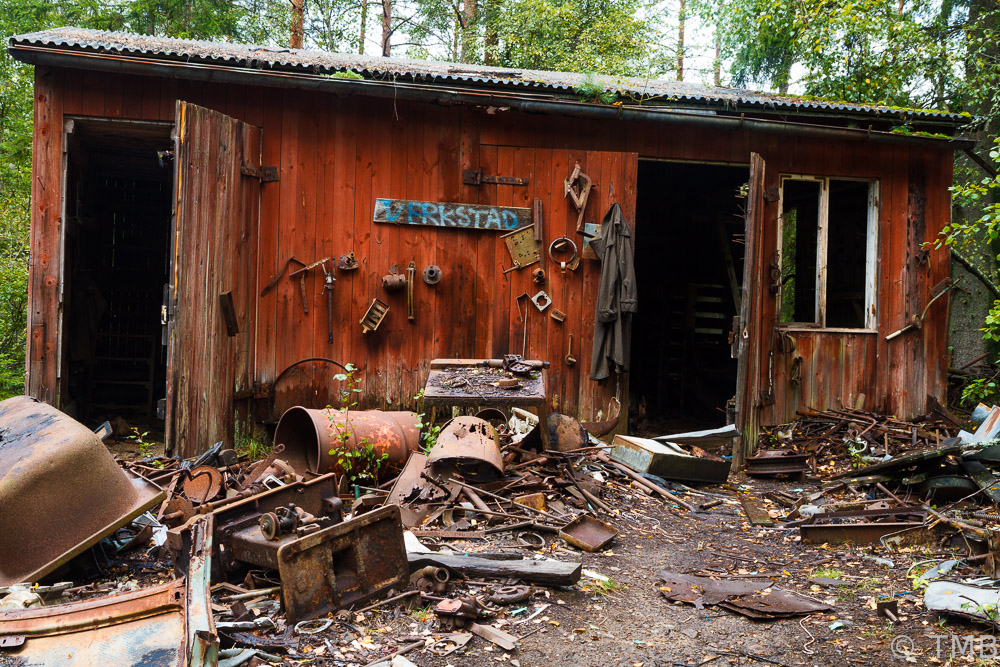 Autofriedhof - Die Werkstatt (2/9)