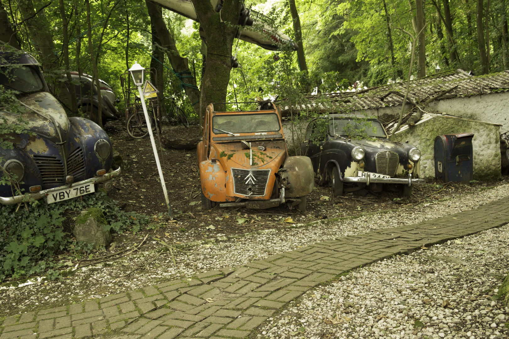 Autofriedhof Neandertal