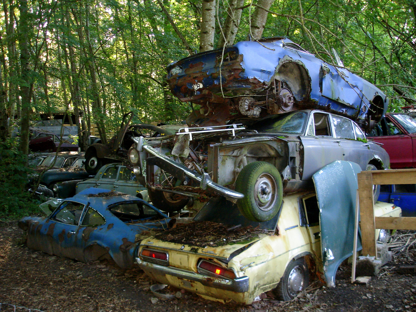 Autofriedhof Turm