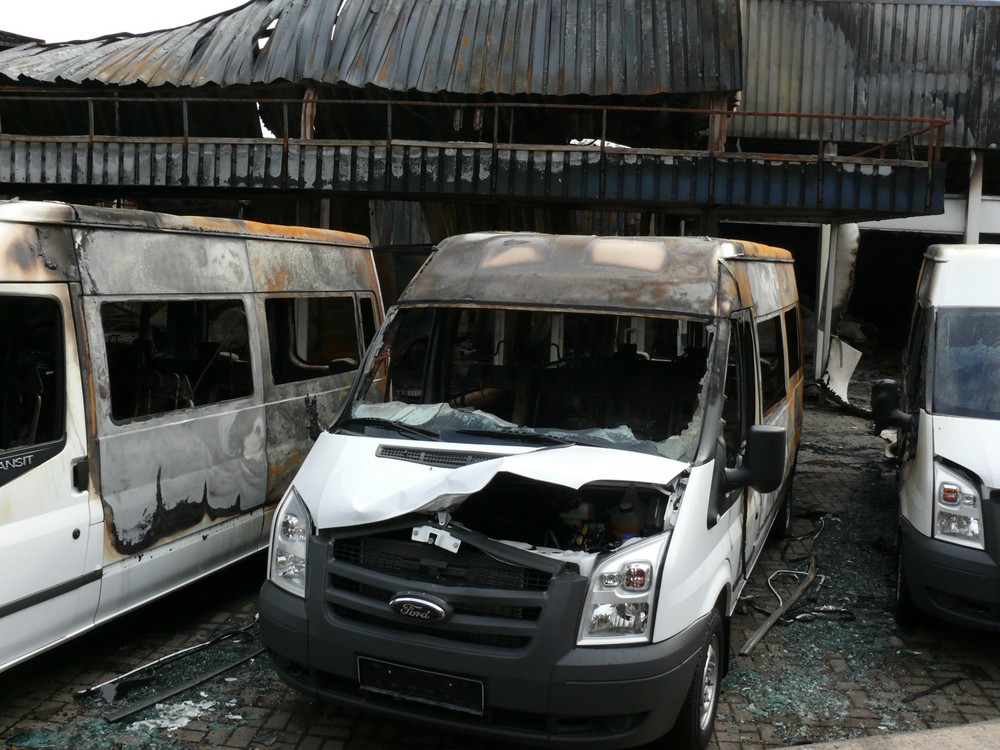 Autohaus nach Großbrand 2