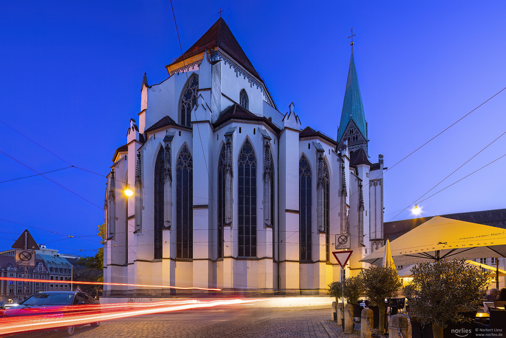 Autolichter am Augsburger Dom