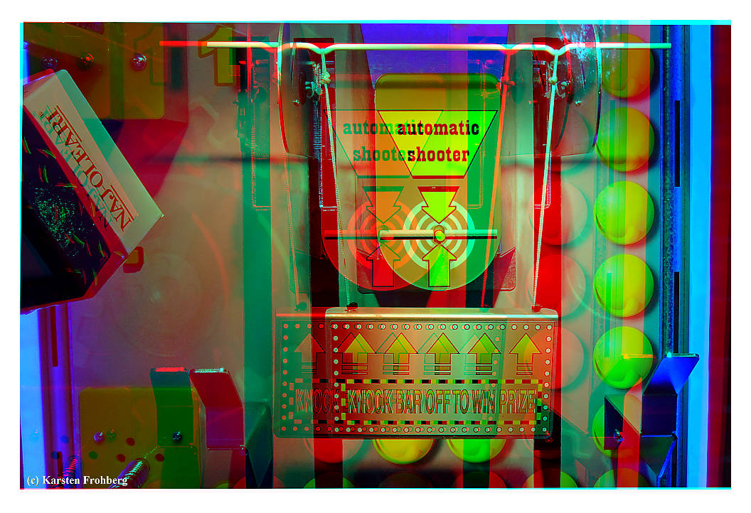 ''Automatic Shooter'' #2 in 3D (Rot/Cyan)