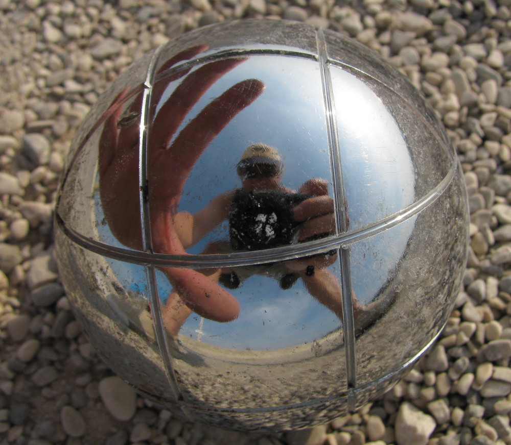 Autoportrait dans la boule