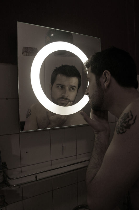 autoportrait salle de bain