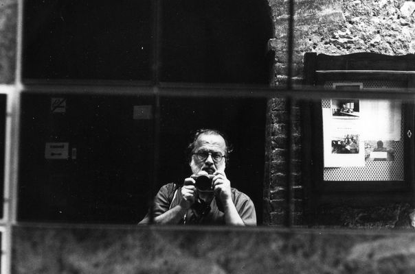 Autoritratto accigliato