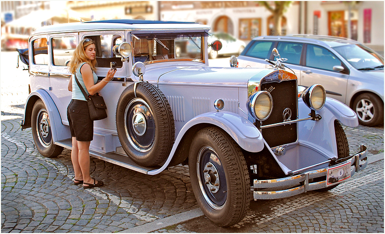 Autos haben Spiegel