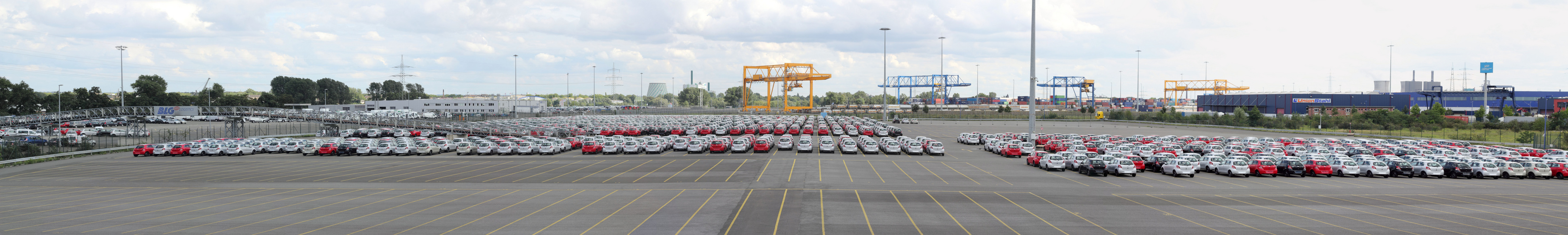 Autos Logport Duisburg