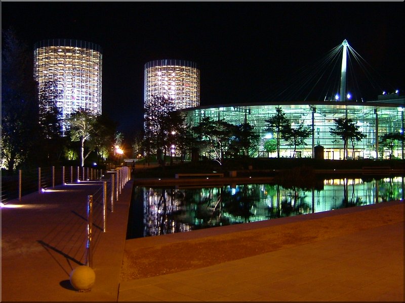 Autostadt bei Nacht