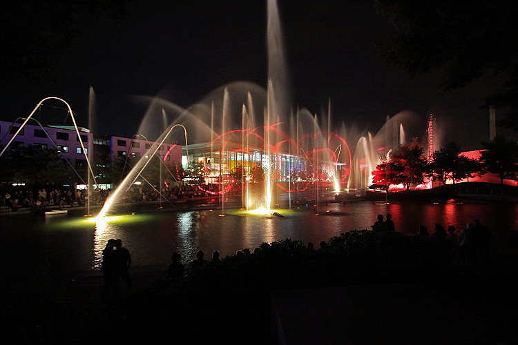 Autostadt Wolfsburg - Licht- und Wassershow